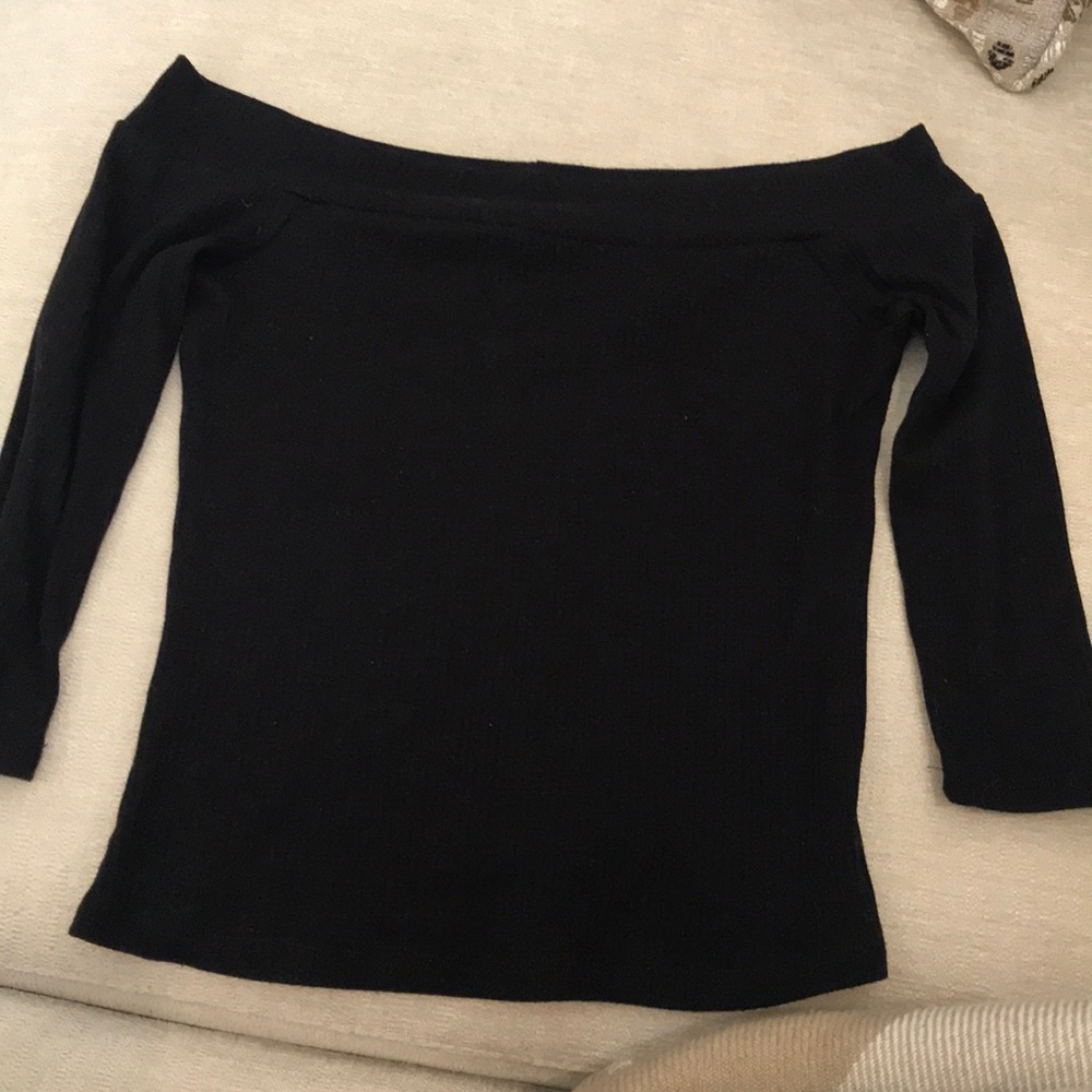 Black quarter sleeve crop top